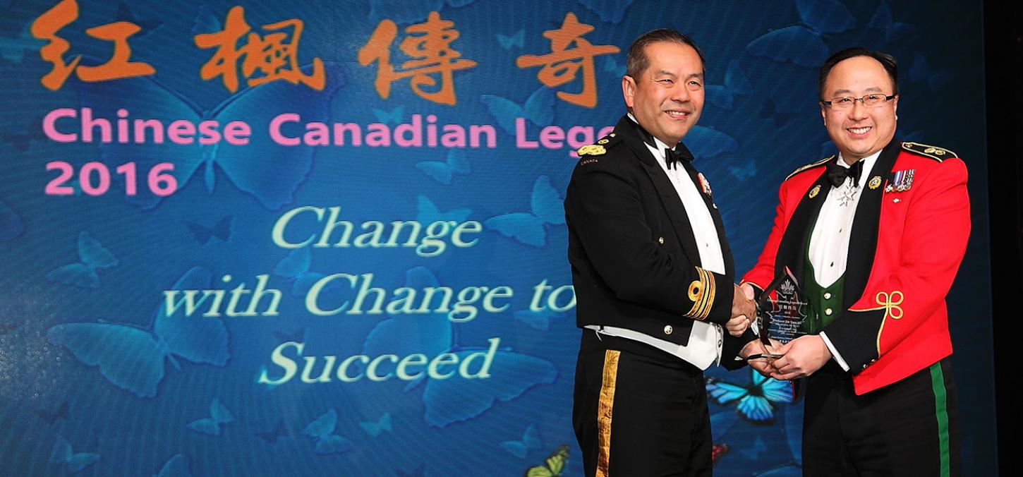 image of jim lai receiving award